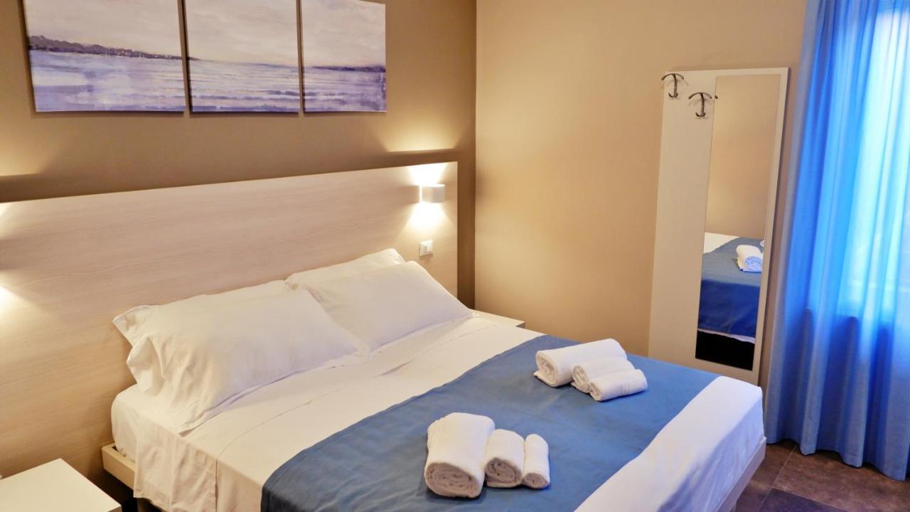 Pianomare Riviera Apartments And Rooms Империа Екстериор снимка
