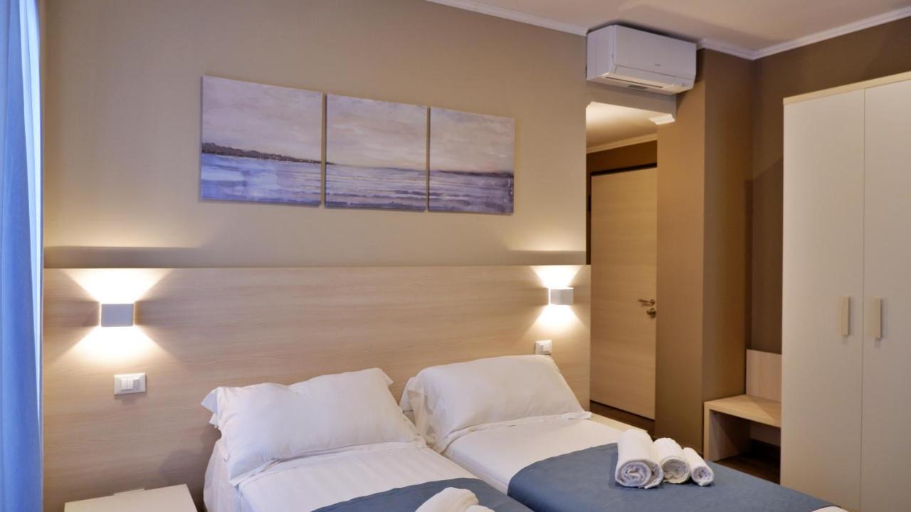 Pianomare Riviera Apartments And Rooms Империа Екстериор снимка