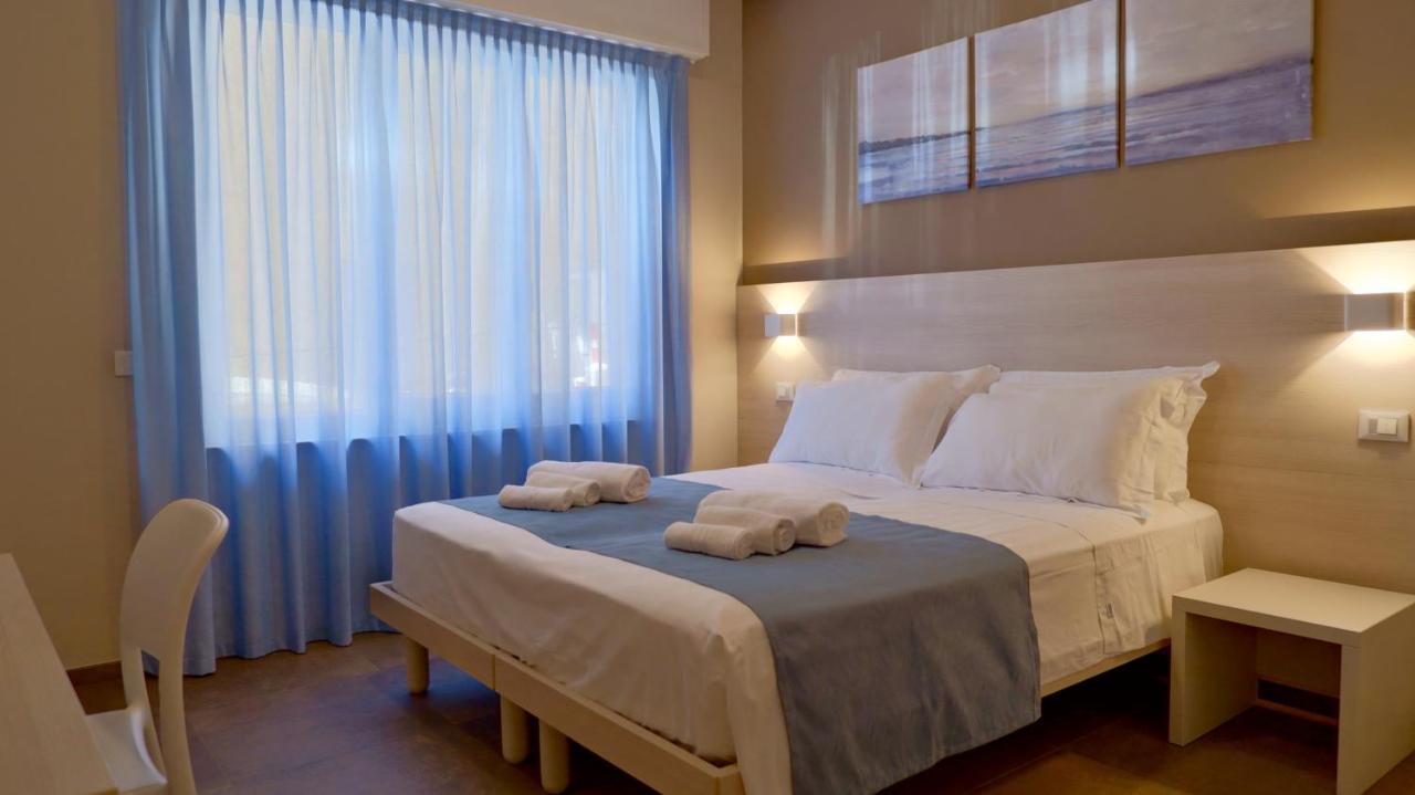 Pianomare Riviera Apartments And Rooms Империа Екстериор снимка