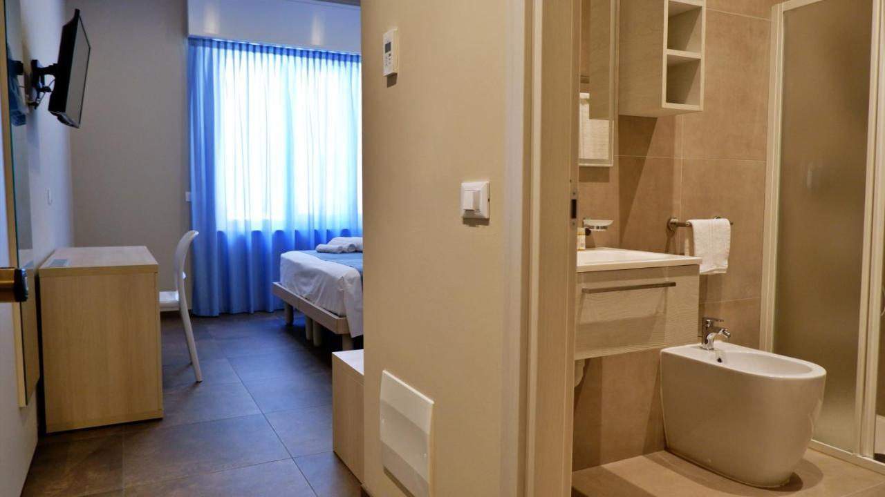 Pianomare Riviera Apartments And Rooms Империа Екстериор снимка