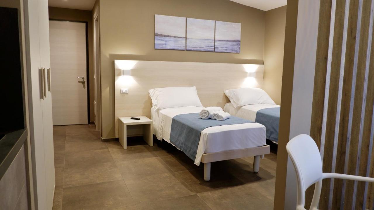 Pianomare Riviera Apartments And Rooms Империа Екстериор снимка