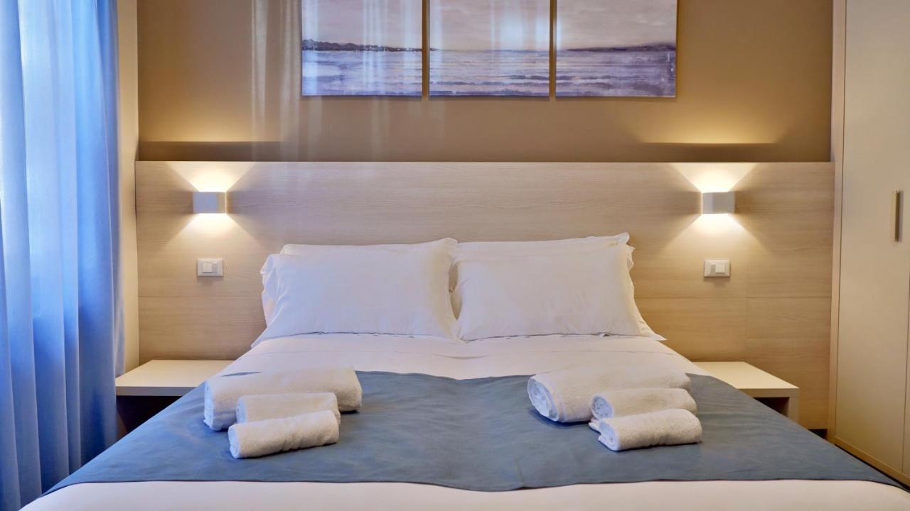 Pianomare Riviera Apartments And Rooms Империа Екстериор снимка