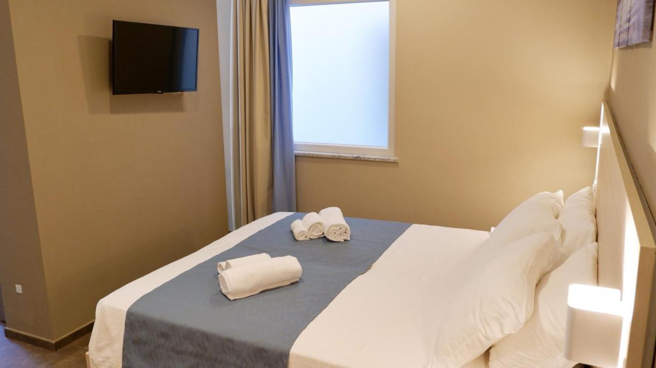 Pianomare Riviera Apartments And Rooms Империа Екстериор снимка