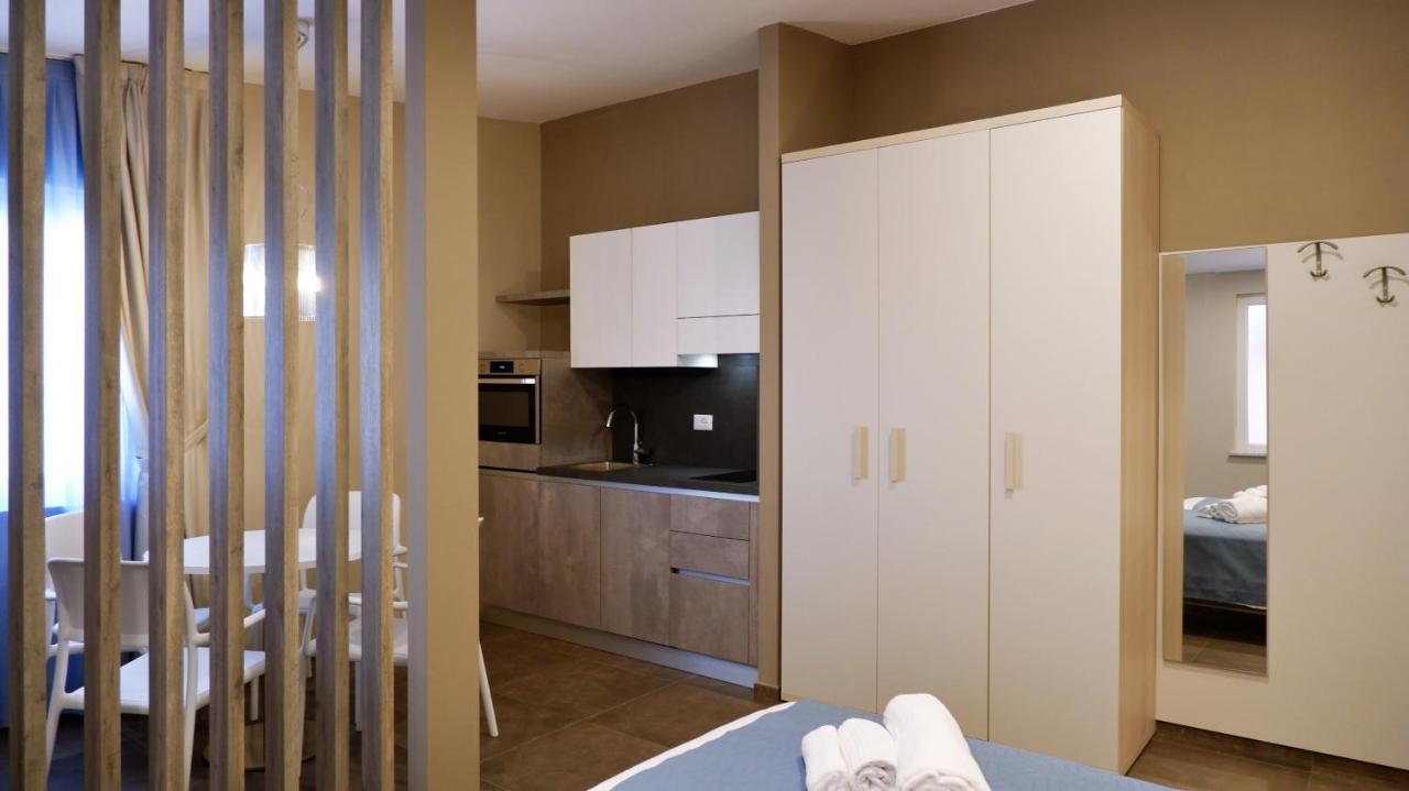 Pianomare Riviera Apartments And Rooms Империа Екстериор снимка