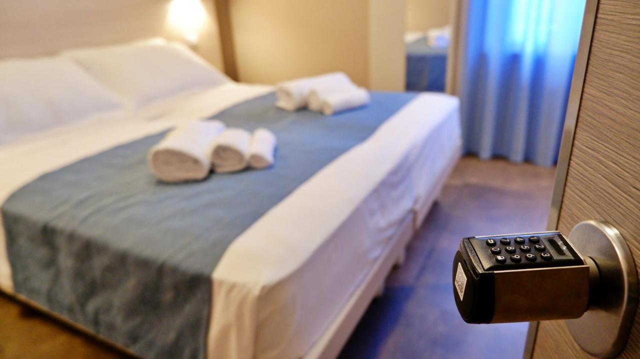 Pianomare Riviera Apartments And Rooms Империа Екстериор снимка