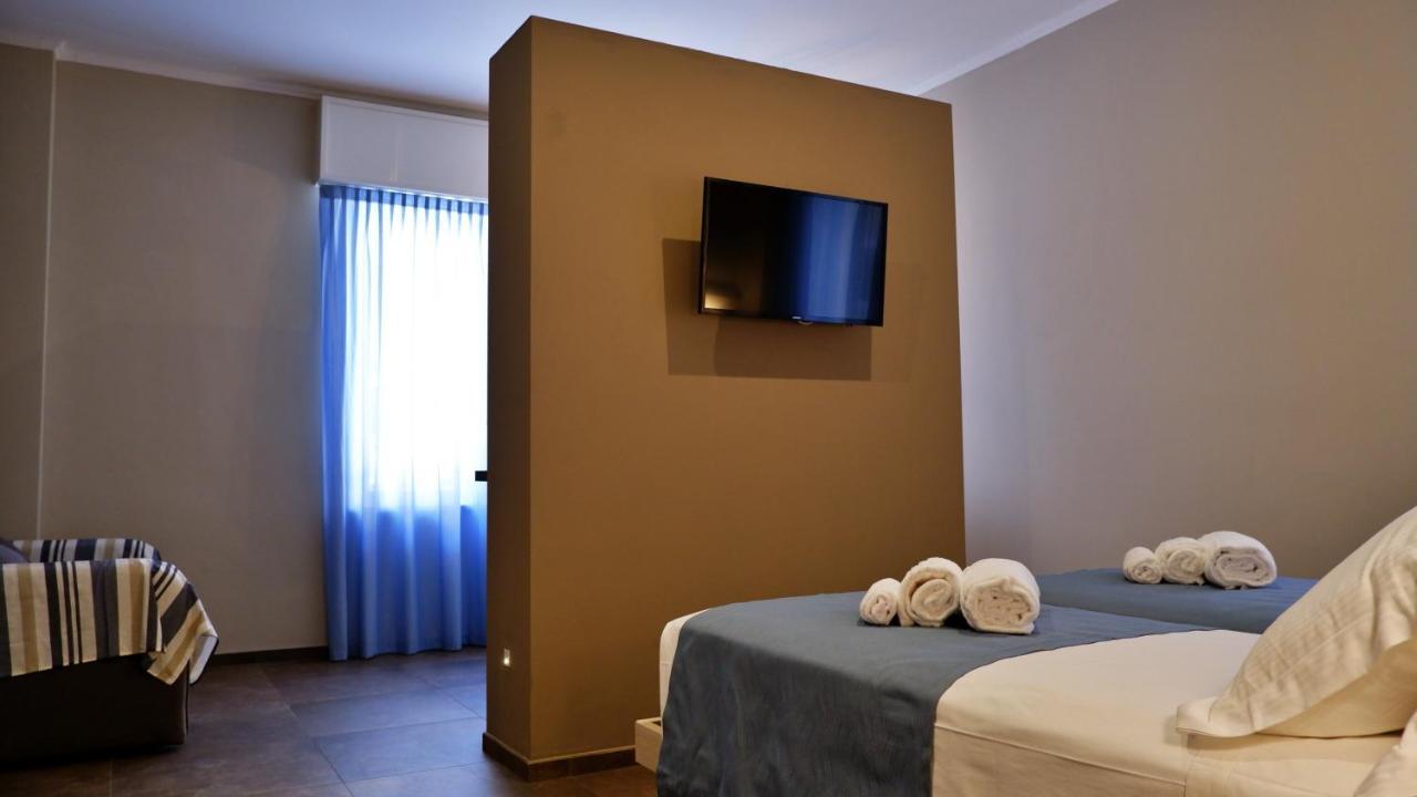 Pianomare Riviera Apartments And Rooms Империа Екстериор снимка