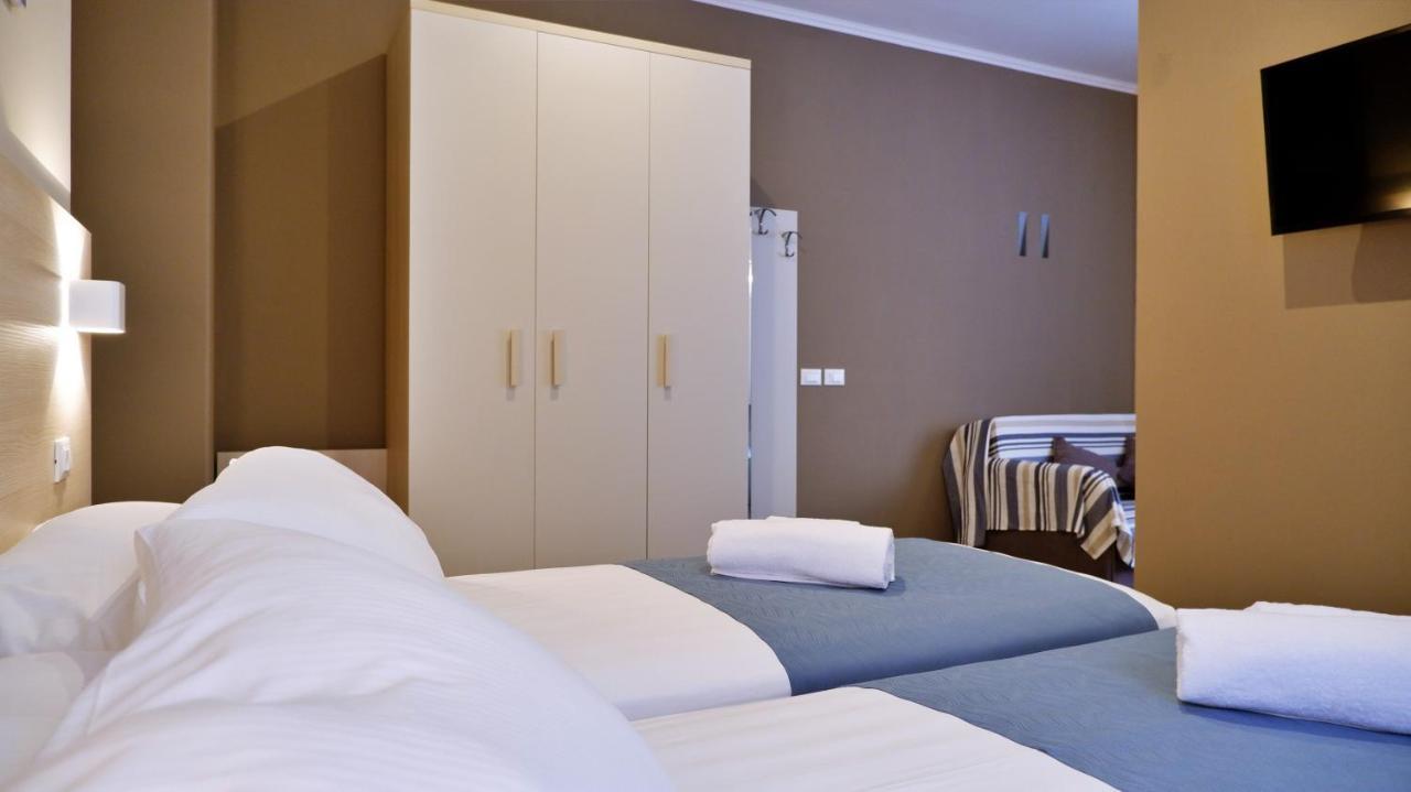 Pianomare Riviera Apartments And Rooms Империа Екстериор снимка